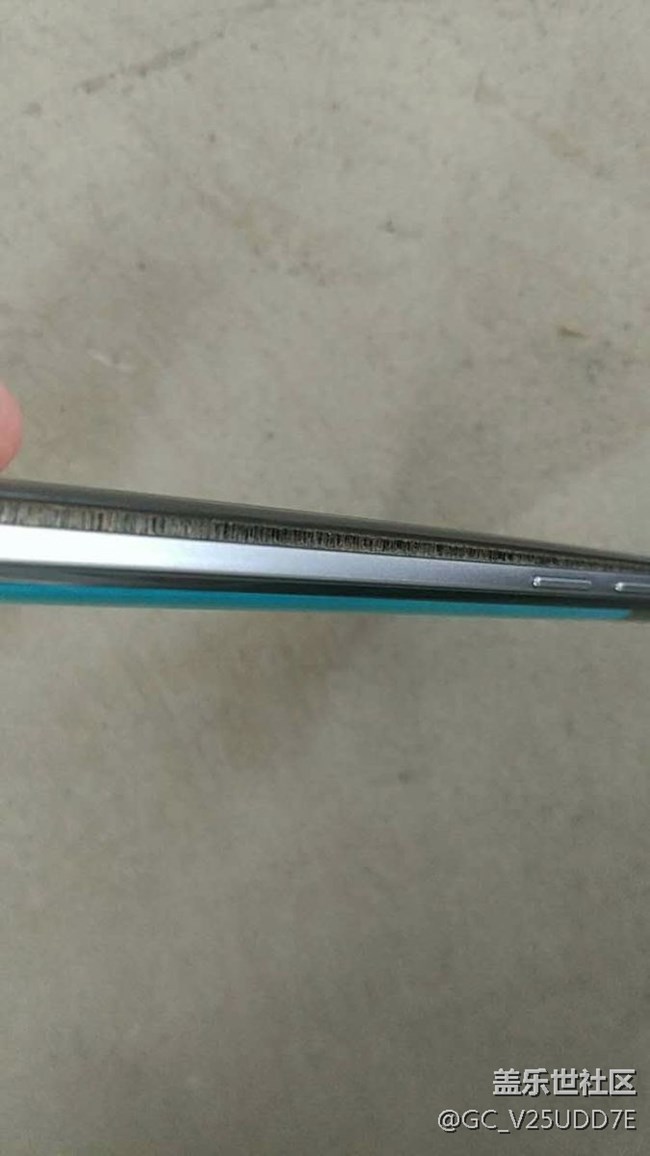 三星s7edge电池严重膨胀
