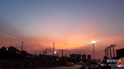 傍晚的晚霞