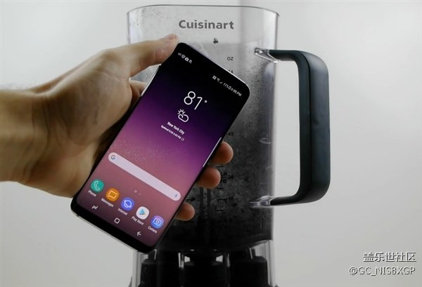 看着肉疼，当三星S8和苹果iPhone 8放进搅拌机之后…