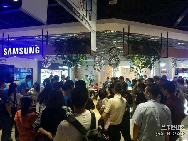 三星Note8国行发售 场面火爆盖iPhone8