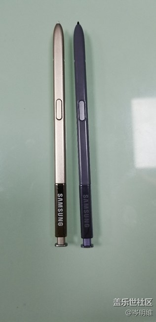 两支笔谁能分辨出差异和看出点问题