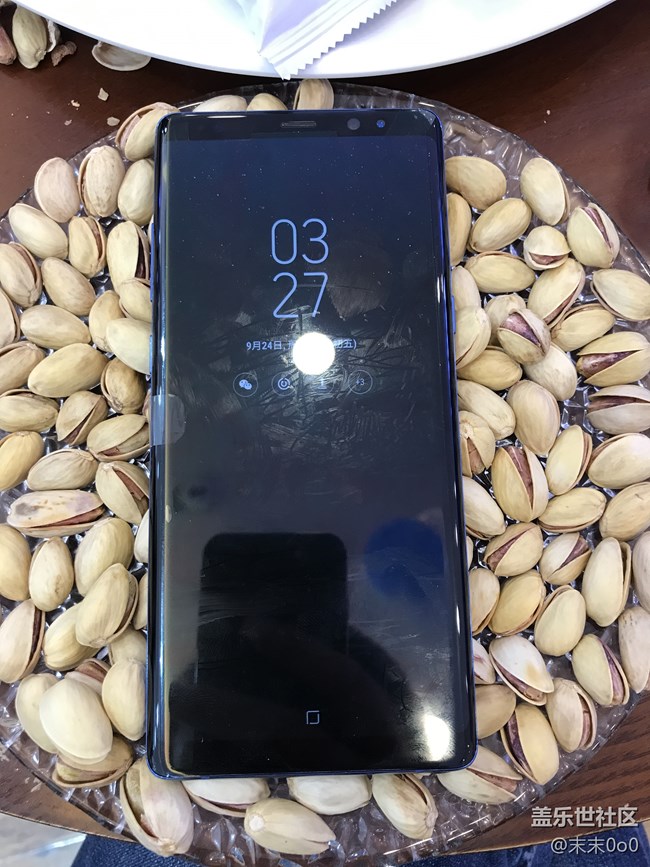 三星盖乐世Note8紫色细节赏析图