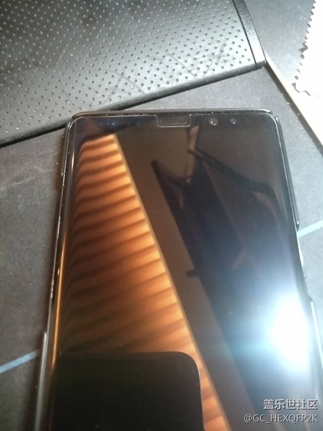 给大家分享一款全屏全贴合的真正的钢化膜吧