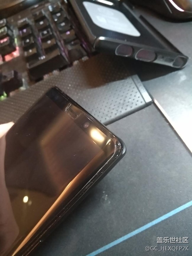 给大家分享一款全屏全贴合的真正的钢化膜吧