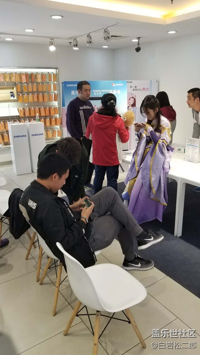 【note8北京品鉴会】功能很强大，蛋糕很好吃，小姐姐很好看~