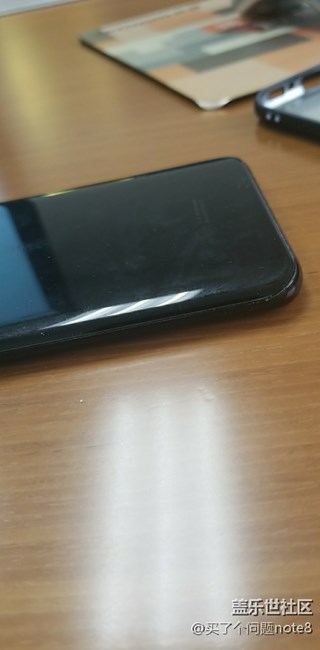 这是维修工程师给装的后盖
