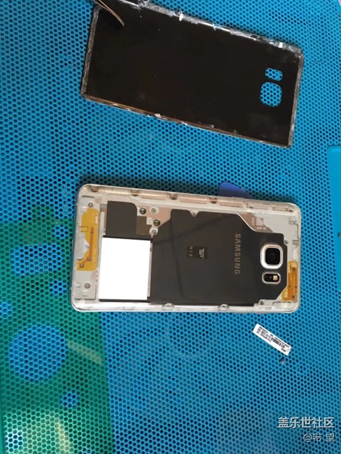 N5换了个后盖，超个性了。