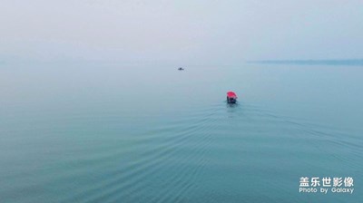 天青色等烟雨…