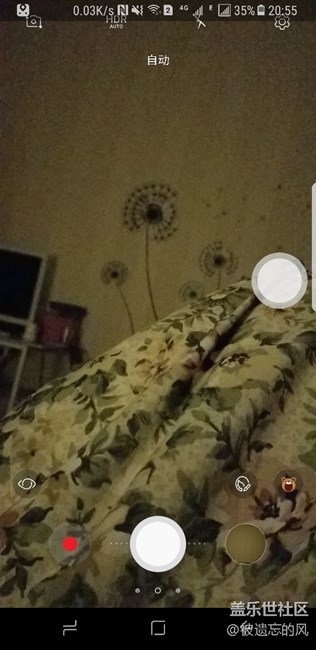 拍照页面出现两个按钮拍照的，怎么回事？