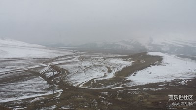 山舞银蛇，原驰蜡象