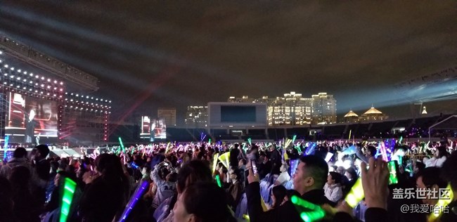 三星心系天下W2018手机发布会暨十周年厦门