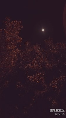 雾霾下的月亮