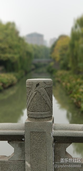 感觉夜拍不如之前的7姨，噪点太多