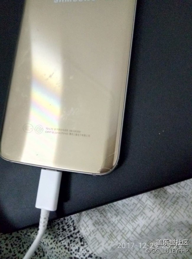 三星s7edge换后盖玻璃多少钱？