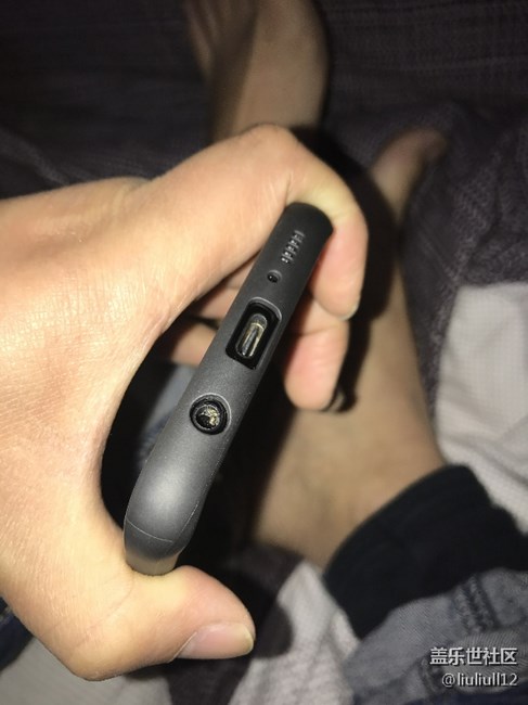 大家耳机孔是这样吗？
