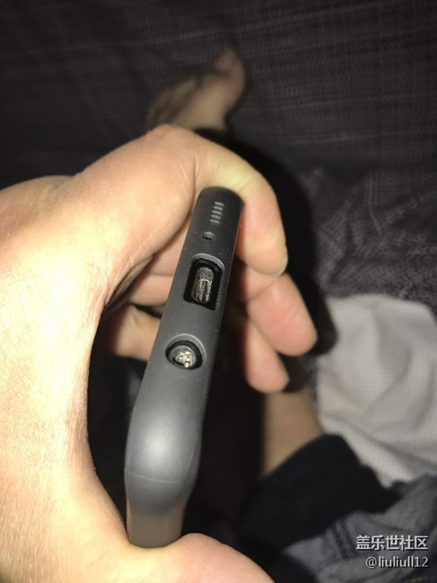 大家耳机孔是这样吗？