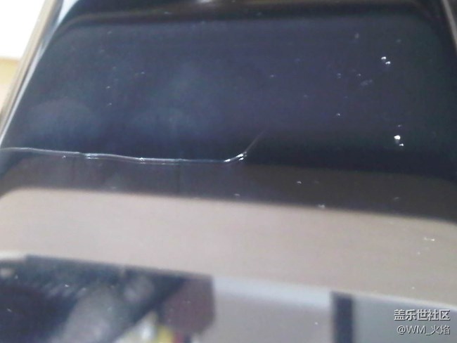 S8+的屏幕是不是内凹的？