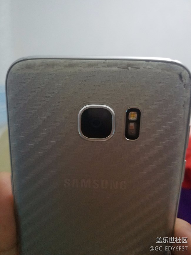 s7edge换完屏幕后盖颜色大面积脱落