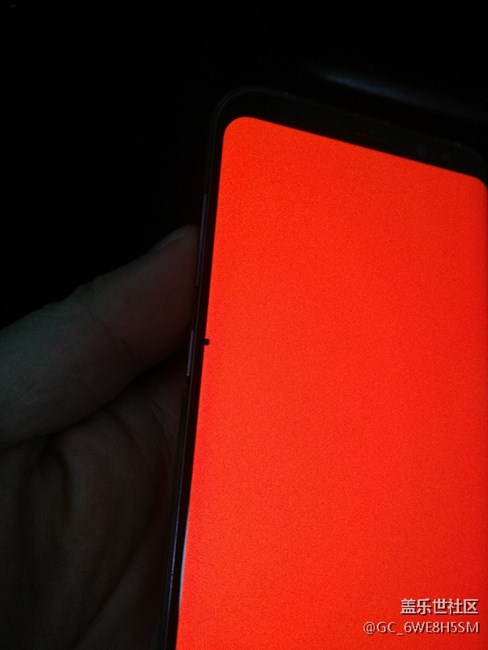 s8+ 国行,屏幕出现一个小黑点,貌似还在扩大