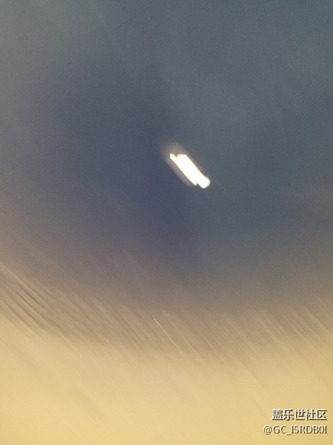 三星note8 顶配版 晚上拍照闪光灯反蓝光。照片蒙雾? 三星note8 顶配版 晚上拍照闪光灯反蓝光。照片蒙雾?