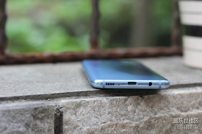以S8+的素质现在一点也不过时，价格适中，合适入手