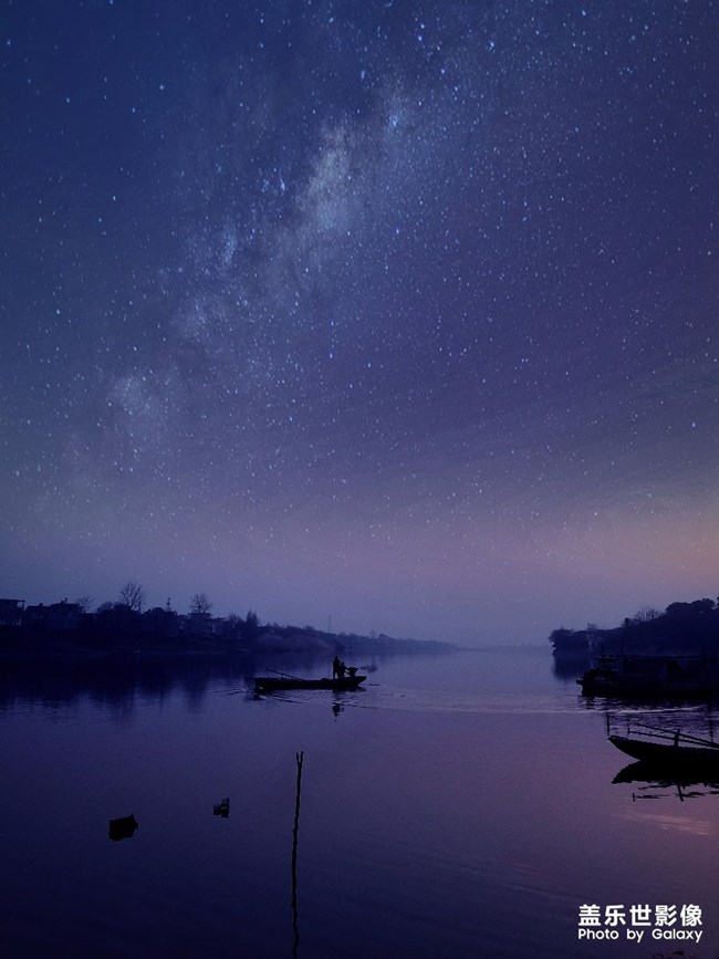 纯净夜景。