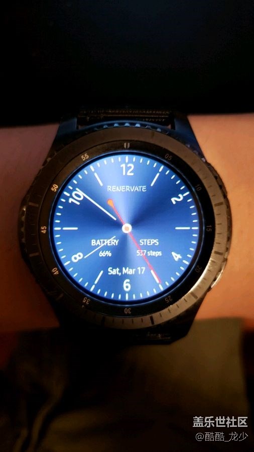 Gear s3（先锋版），升级TIZEN 3.0后表盘变英文