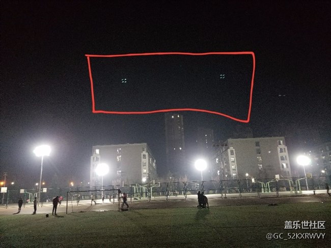 大家帮忙看一下，S8夜景拍照为什么这样?