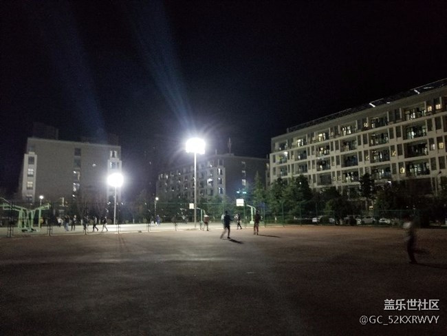 大家帮忙看一下，S8夜景拍照为什么这样?
