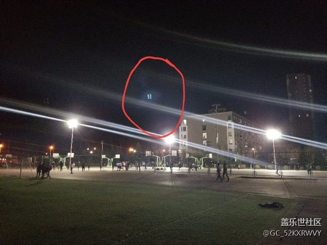 大家帮忙看一下，S8夜景拍照为什么这样?
