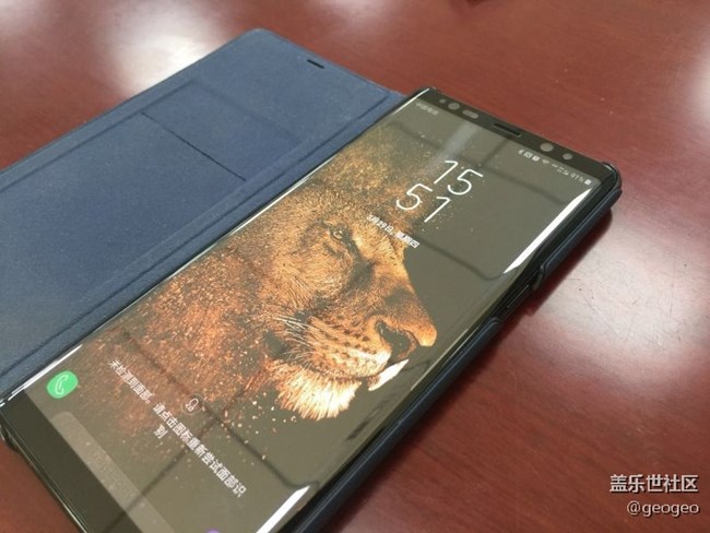 Note8原装LED皮套评测 Note8原装LED皮套评测