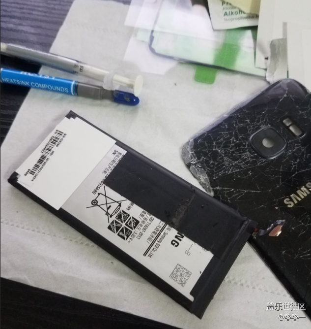 暴力换电池翘主板 挤硅脂，