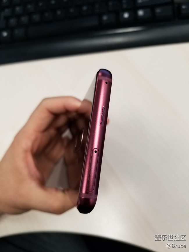 S9勃艮第红 真机照