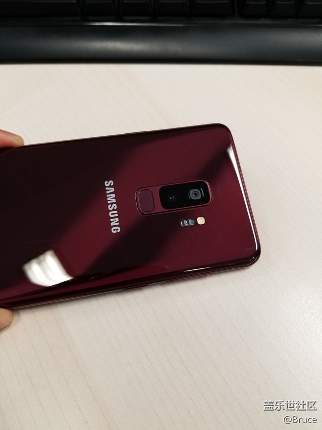 S9勃艮第红 真机照