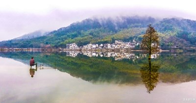 【中国最美瞬间】+哪里是天，哪里是湖，人在水中，心在镜中