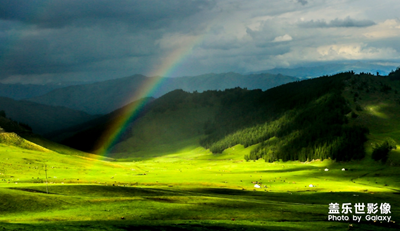 【中国最美瞬间】+彩虹与绿山更配