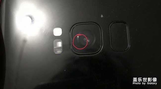 三星s8+摄像头有划痕