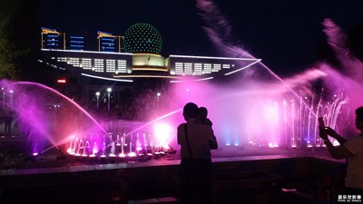 夜拍喷泉