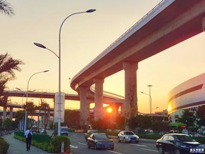 【行走，发现】+穿行在这座城市里