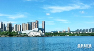 《城市地标》+蓝天碧水北湖园