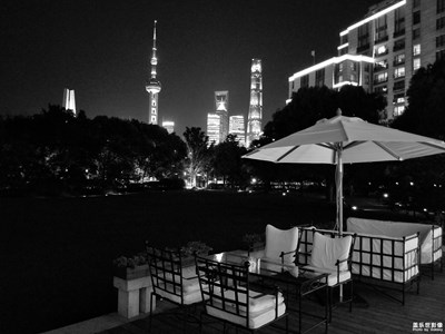 城市地标+黑白的上海，彩色的上海