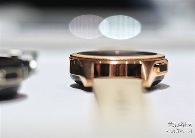 三星Galaxy Watch现场实拍图赏:看上去就像是一块真机械表 三星Galaxy Watch现场实拍图赏:看上去就像是一块真机械表