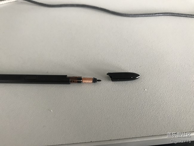 今天有点被啊，手机掉地上了，手机没事结果。。。
