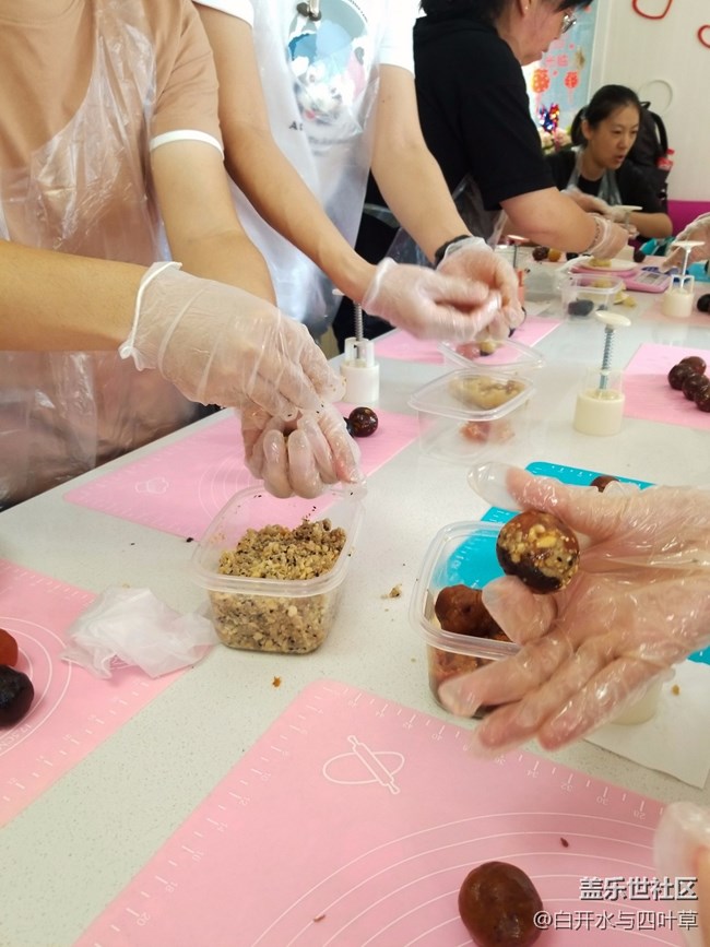 和社区一起过中秋