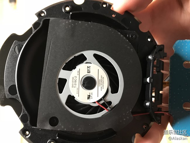 【拆解】三星第三代无线充电器拆解 【拆解】三星第三代无线充电器拆解