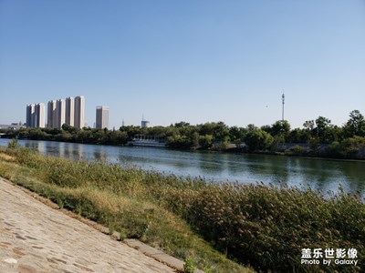 天气不错，河边健走一小时