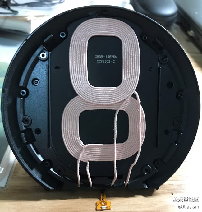 【拆解】三星第三代无线充电器拆解 【拆解】三星第三代无线充电器拆解