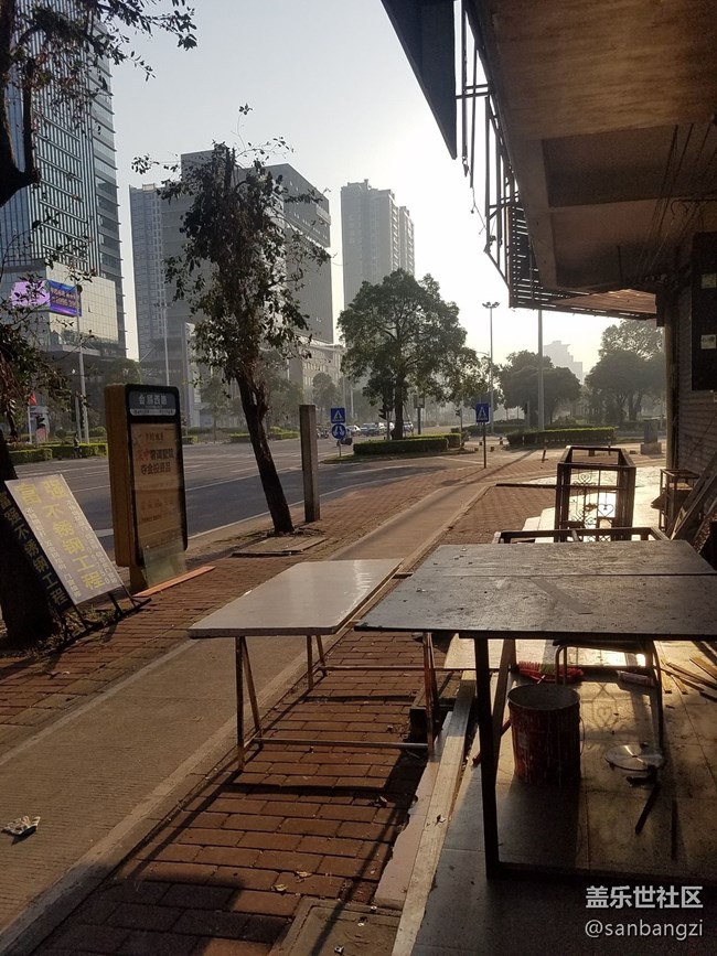 天开始转凉了，雾越来越大了