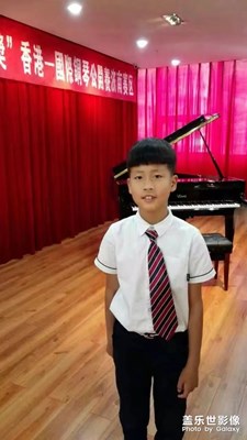 钢琴少年