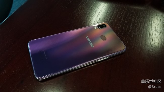 Galaxy A6s 四色照片共享